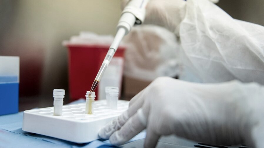 Los laboratorios de análisis clínicos amenazan con dejar de atender a pacientes de prepagas