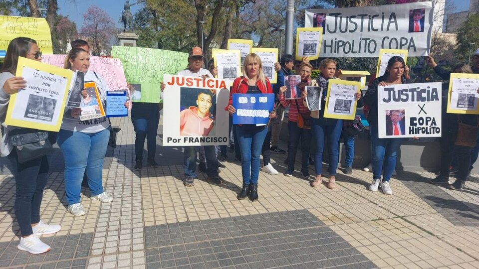 Madres del dolor marcharon para repudiar el mal funcionamiento de la Justicia riojana 