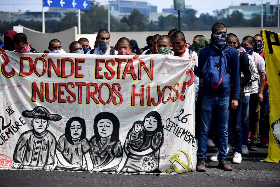 A nueve años de Ayotzinapa, secuestran a otro grupo de jóvenes