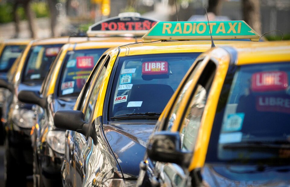 Desde hoy, la tarifa de taxis aumenta 25% en CABA