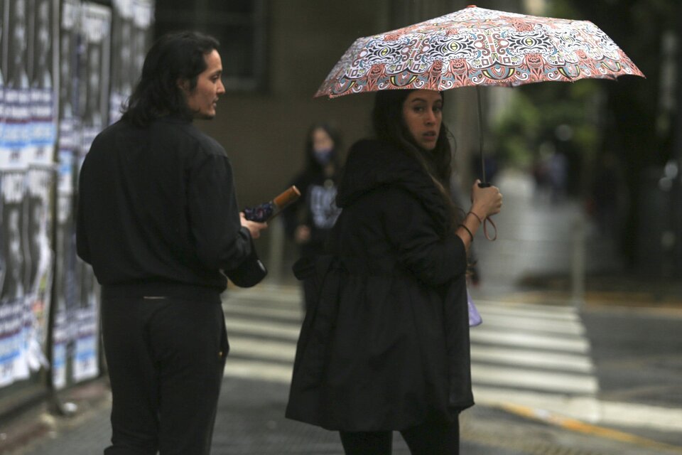 Alerta por vientos fuertes para la Ciudad de Buenos Aires y 8 provincias: las zonas afectadas