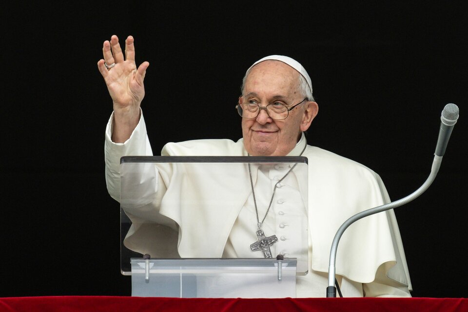El papa Francisco llamó a Javier Milei para felicitarlo por su triunfo en el balotaje