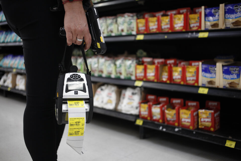 Supermercadistas advierten que solo pueden dar previsibilidad a los precios hasta el 10 de diciembre