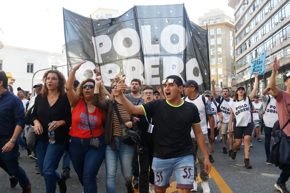 La Primera Marcha Contra El Ajuste De Milei Y El Protocolo De Bullrich ...