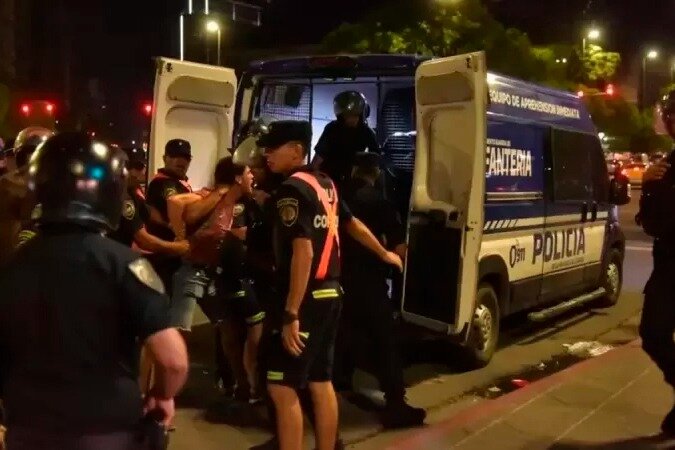 Después de los palazos y balas de goma, liberaron a los detenidos en Córdoba 