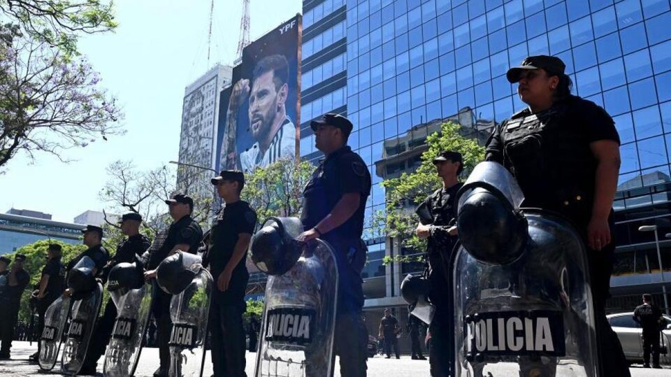 La defensa de Javier Milei a la Policía por el protocolo antipiquetes