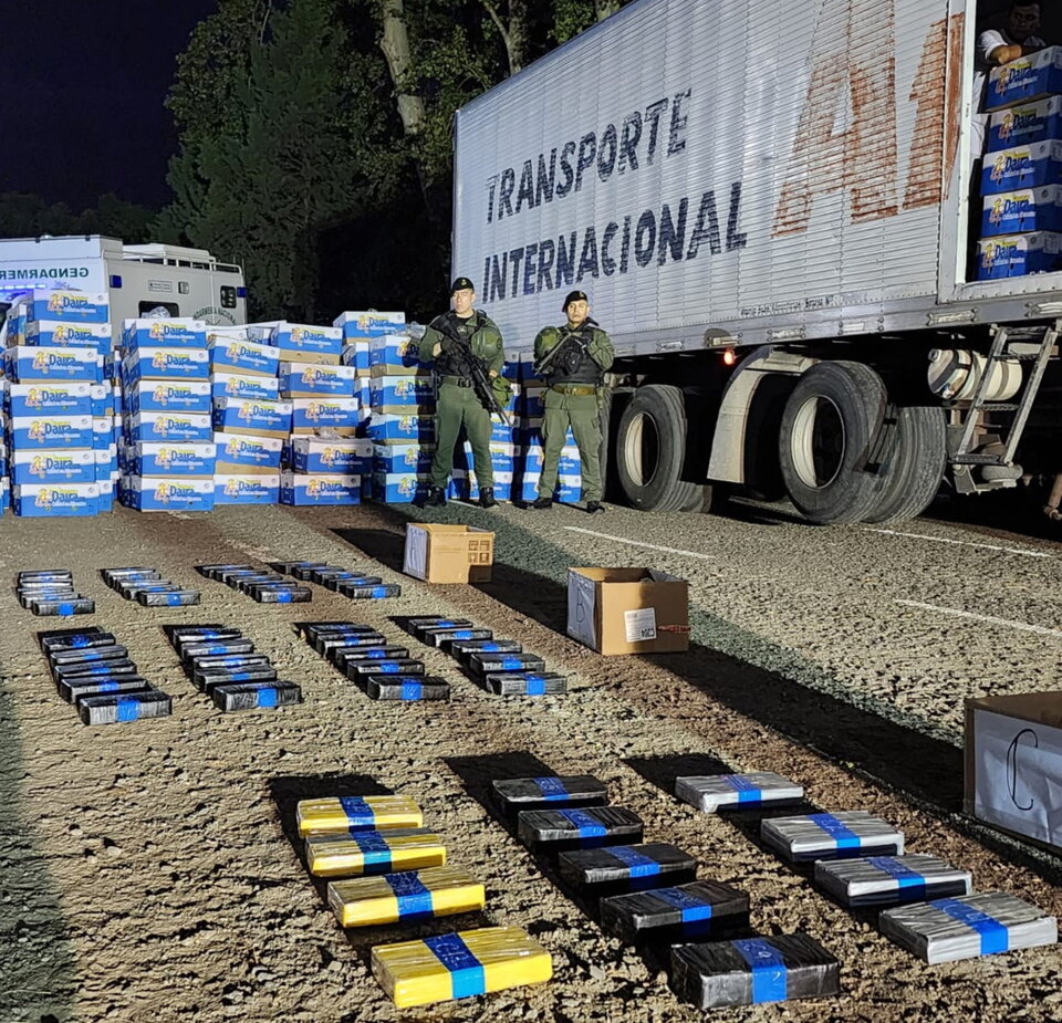 Secuestraron casi 60 kilos de cocaína ocultos en cajones de bananas
