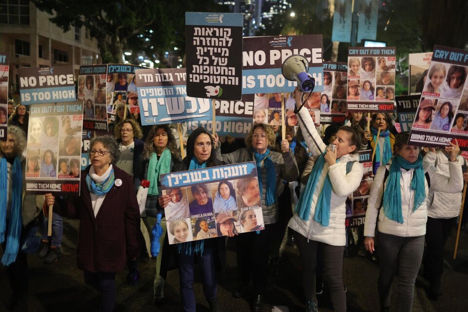 Cientos de mujeres israelíes salen a la calle para exigir un acuerdo con Hamas