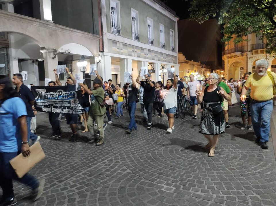 Salta: marcha de antorchas en repudio a la ley ómnibus