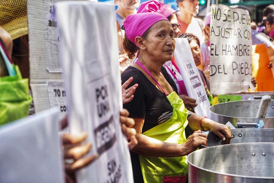 Con demanda récord, cierran comedores populares por el recorte del Gobierno en el  envío de alimentos