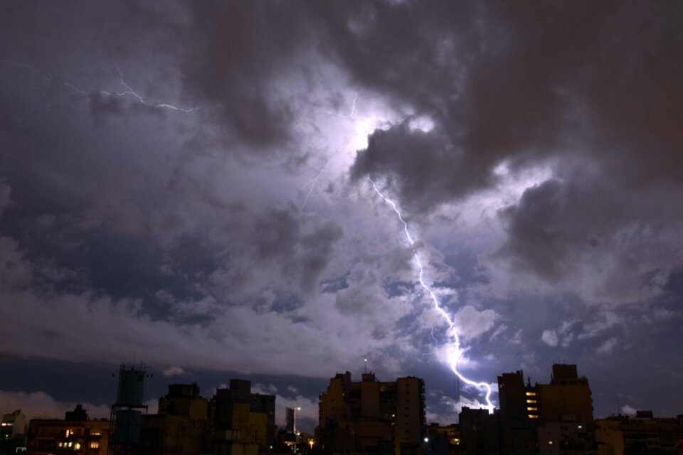 Alerta por tormentas fuertes y granizo para Buenos Aires y otras 10 provincias