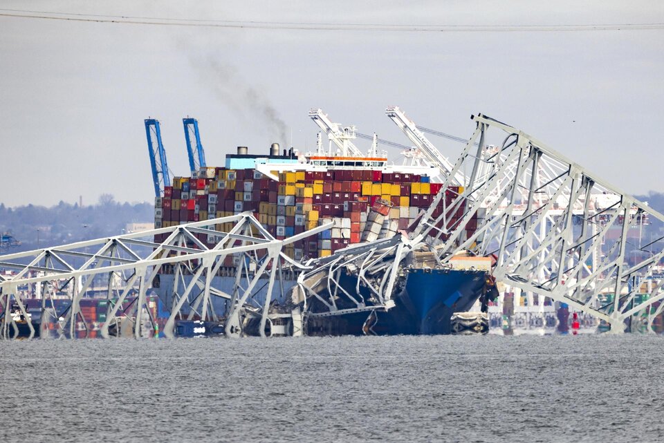 Todo lo que se sabe sobre el choque del buque contra un puente en Baltimore