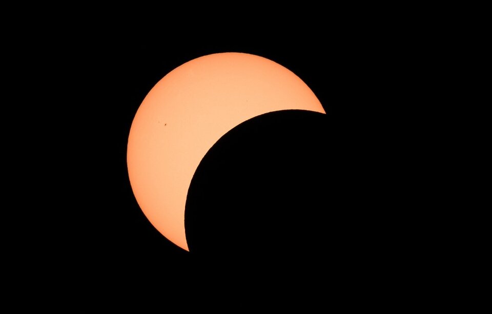 Así se vive el eclipse total solar que oscurece México, Estados Unidos y Canadá
