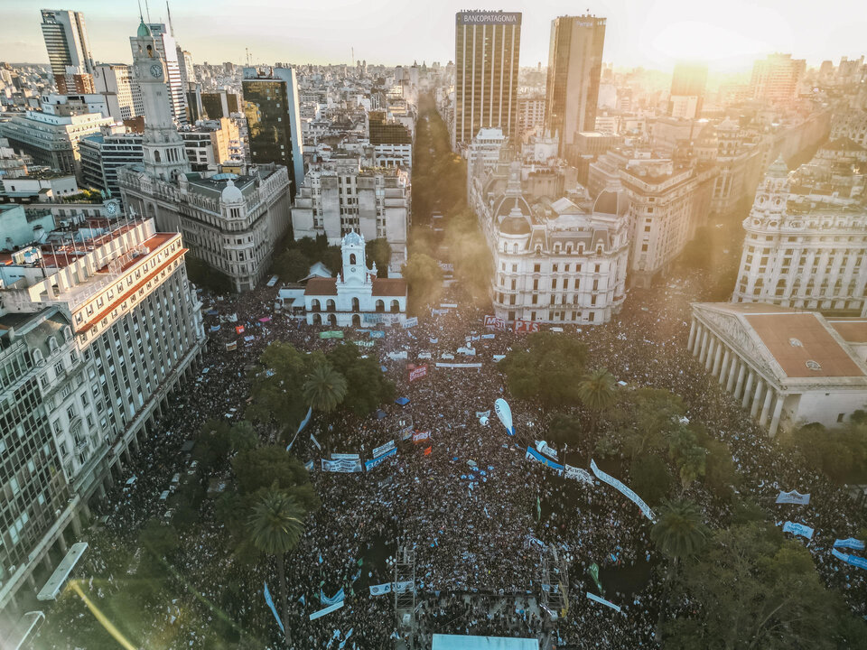 Víctor Hugo y un emotivo editorial sobre la marcha federal universitaria