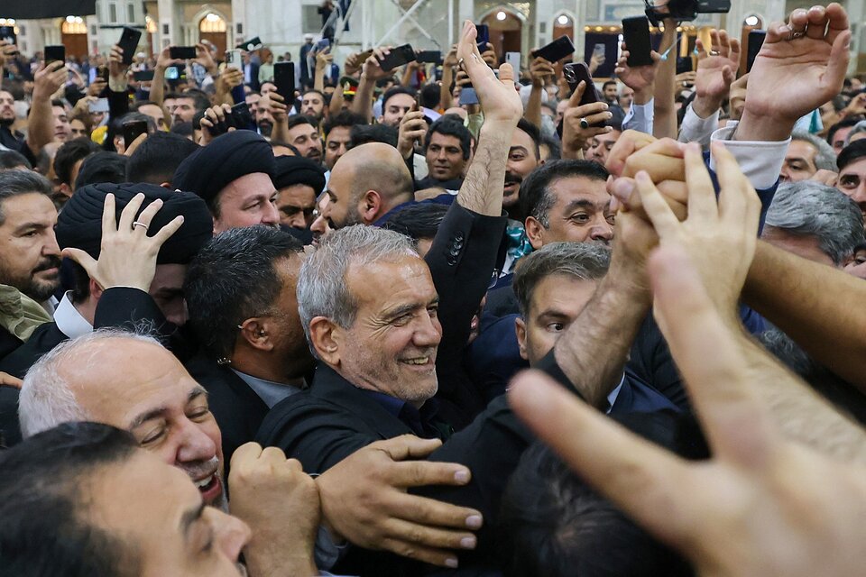 Irán: el reformista Pezeshkian asumirá la presidencia a principios de agosto