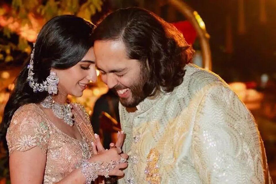 La boda del hijo de un multimillonario paraliza el centro de Bombay