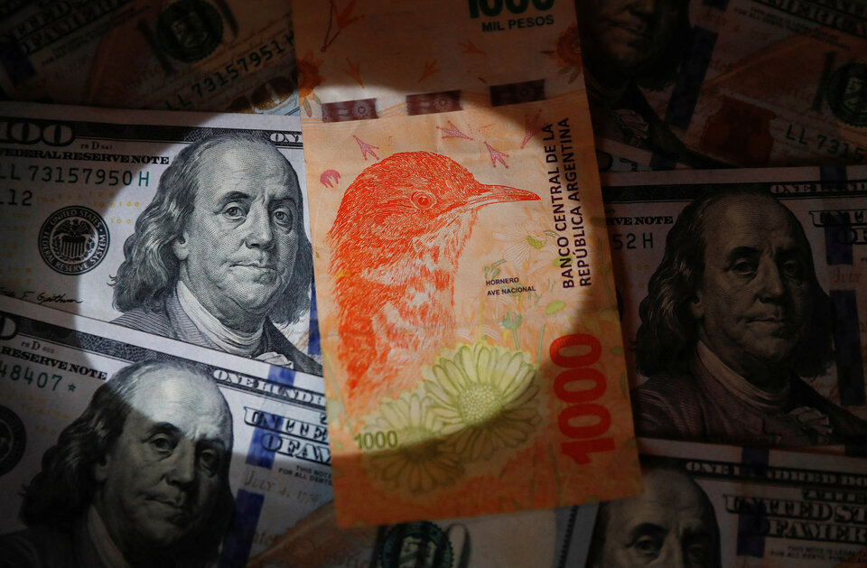 Casi 6 de 10 argentinos usan sus ahorros para pagar gastos