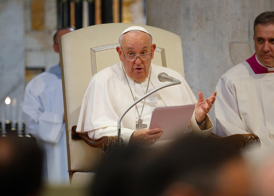 El mensaje del Papa en medio del escándalo por la visita de los libertarios a Astiz