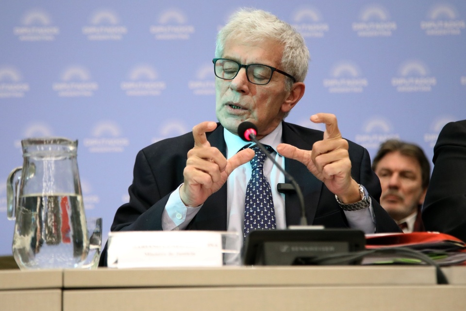 Mariano Cúneo Libarona desató un escándalo en el Congreso thumbnail