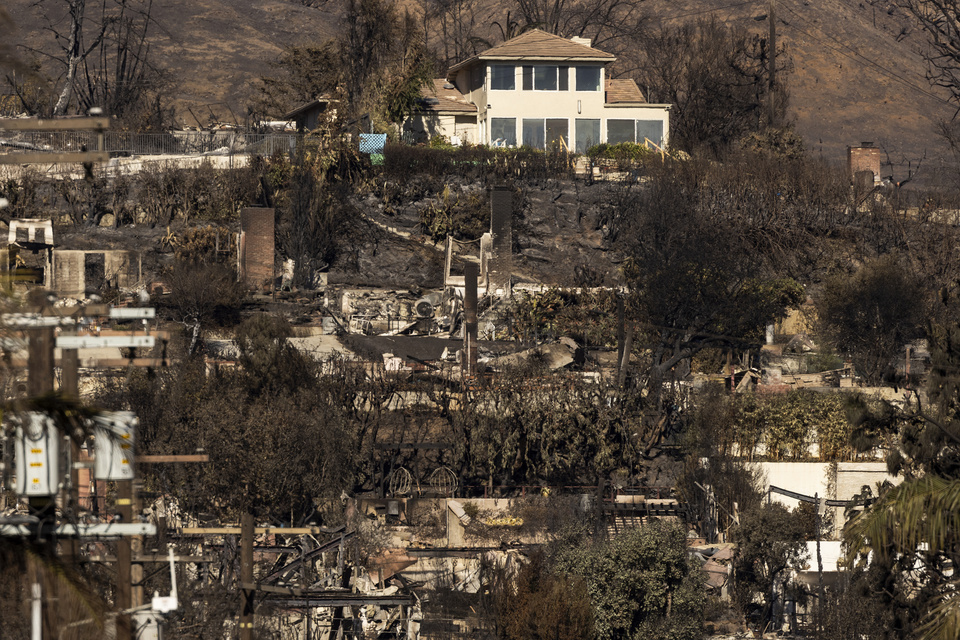 Incendios en Los Ángeles: los megamillonarios que contrataron bomberos privados