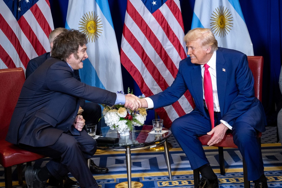 Milei se pega a Trump para intentar lavar su imagen