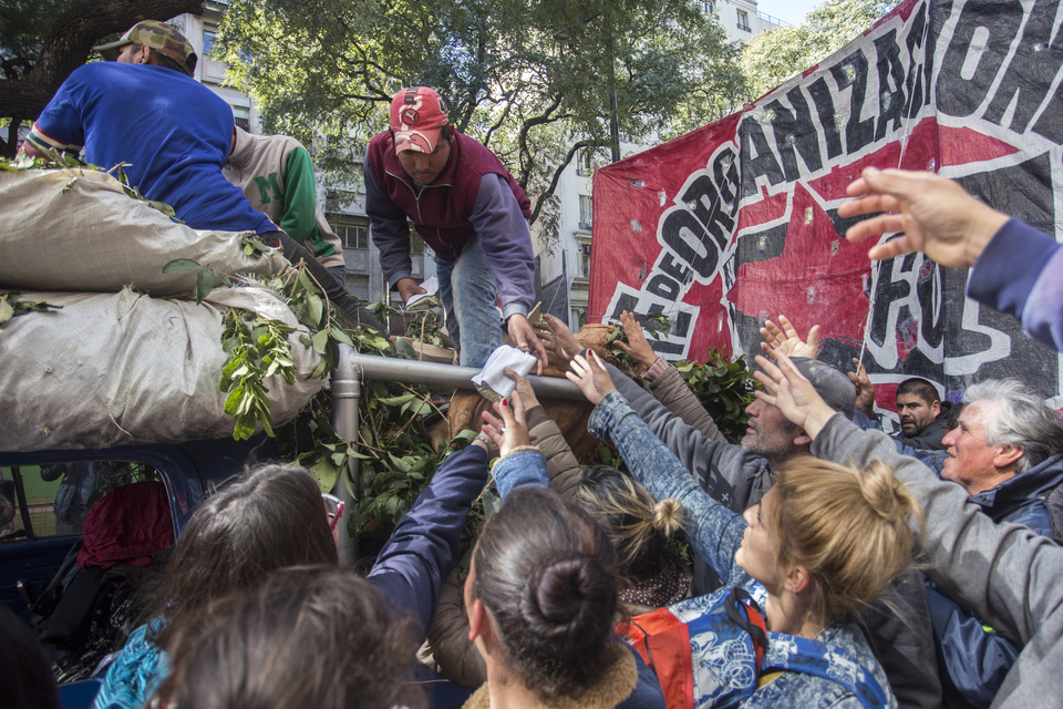 Yerbatazo contra políticas amargas