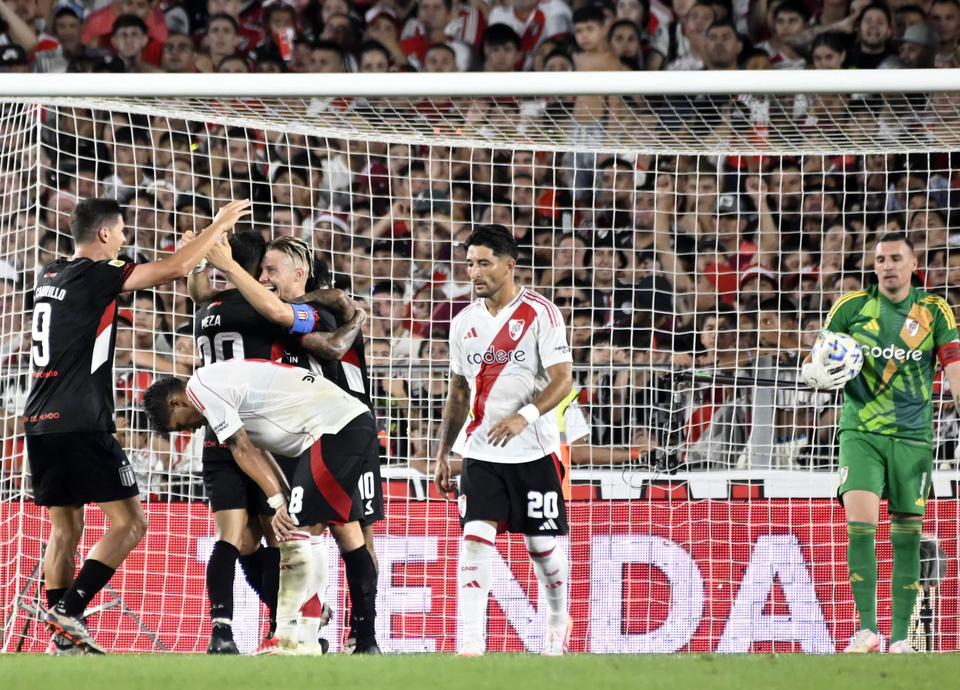 Liga Profesional: El negocio de Estudiantes en la cancha de River, con el fantasma de Gillett