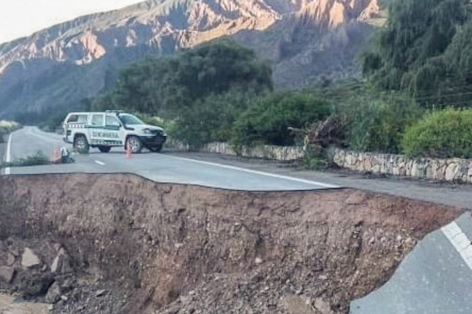 Salta: un alud destruyó viviendas y parte de la ruta nacional 51