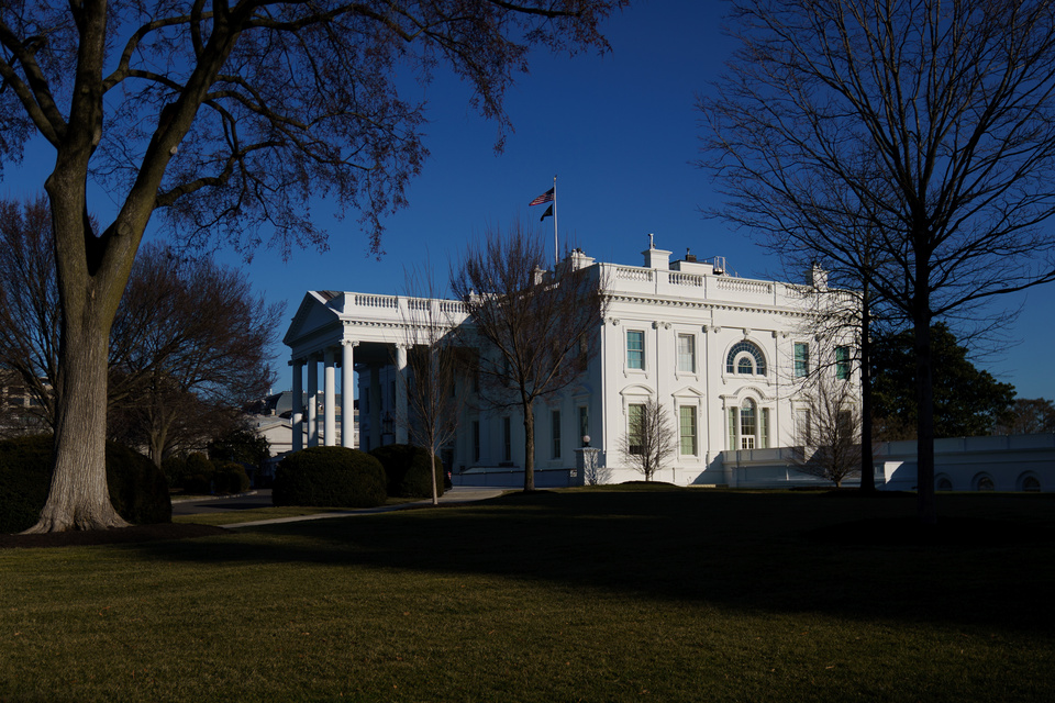 Armado, rondando la Casa Blanca