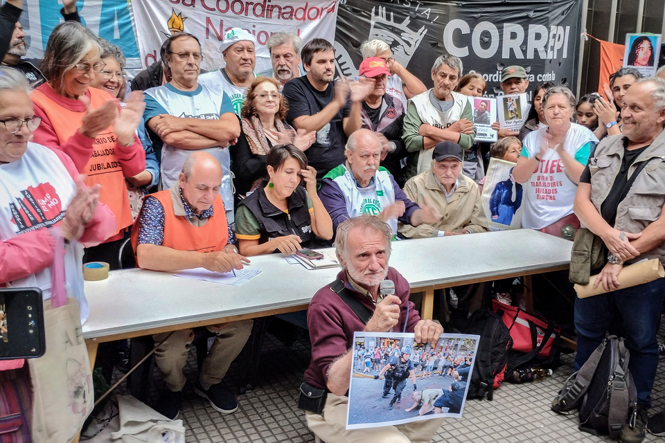 Organizaciones de jubilados, hinchadas de fútbol y la CGT protestarán frente al Congreso