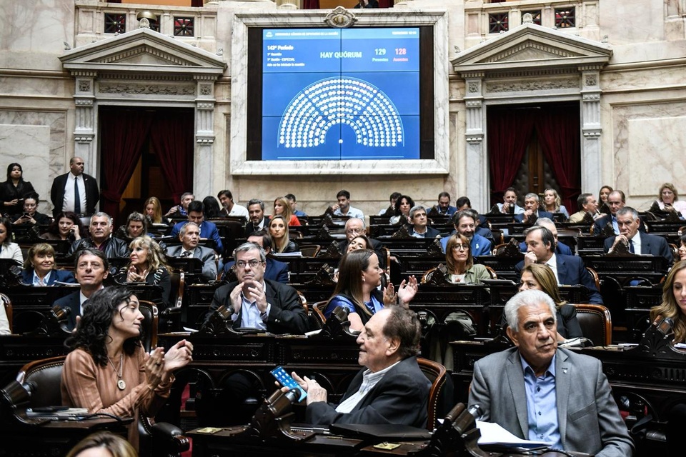 Revés para el Gobierno: el Congreso avanza con la investigación del criptogate  