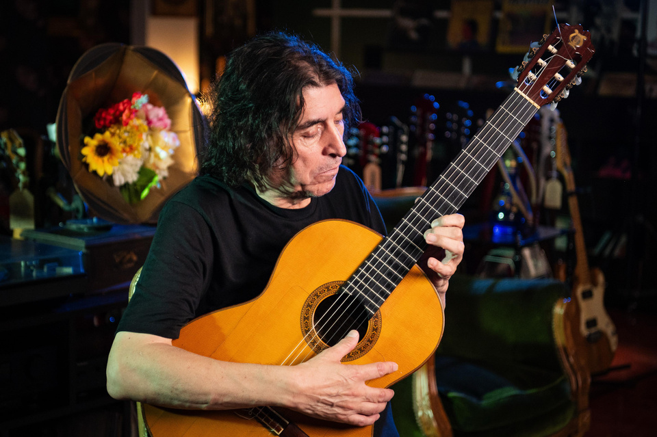 Luis Salinas: "La guitarra es una cosa indomable"