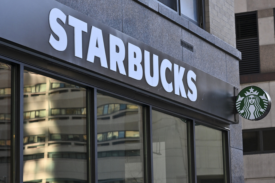 Starbucks debe pagar 50 millones de dólares a un hombre que se quemó con un té