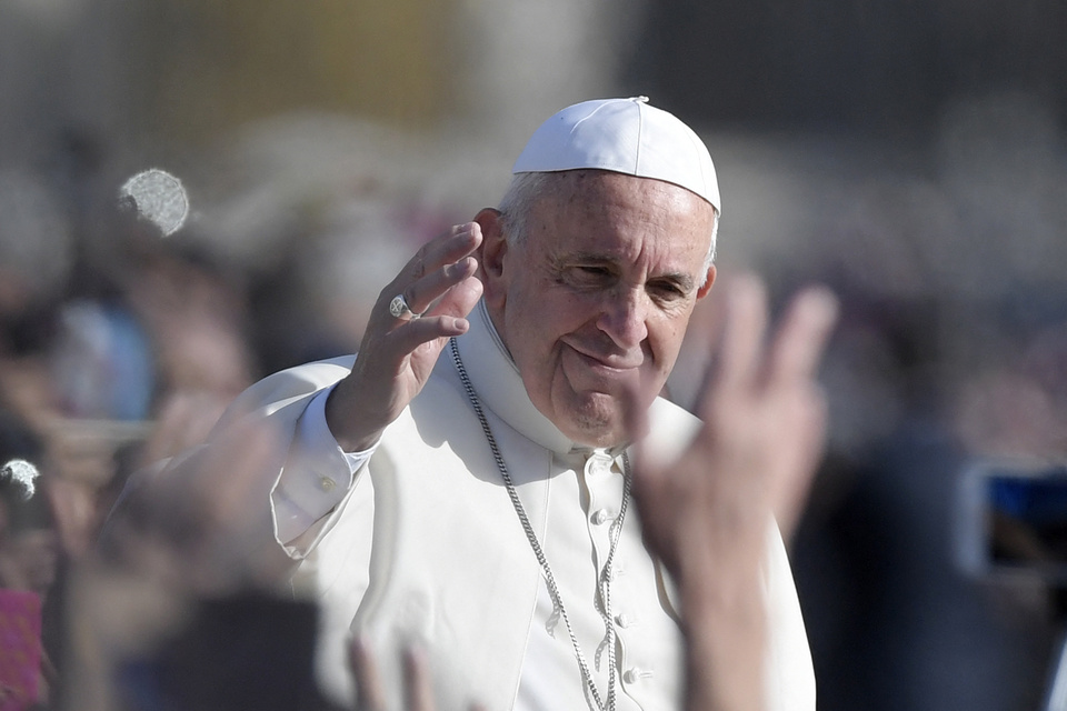 La salud del Papa Francisco sigue mejorando