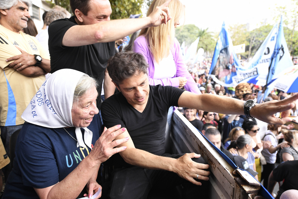 Kicillof marchó en Plaza de Mayo