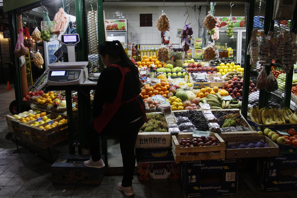 Las frutas y verduras importadas, más caras