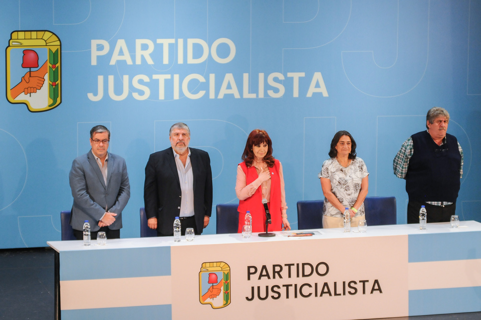 Cristina Kirchner instó a "devolver fortaleza y legitimidad al modelo sindical argentino"