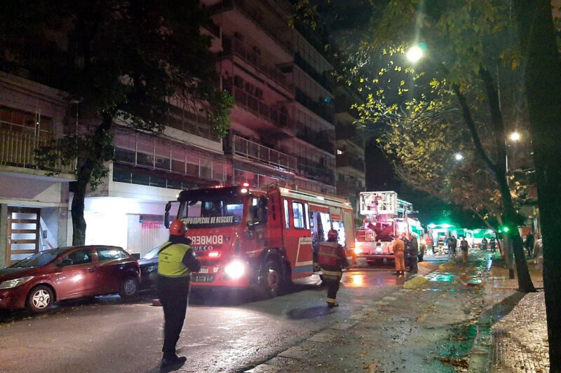 Incendio en un departamento en Caballito: 19 personas fueron asistidas por el SAME