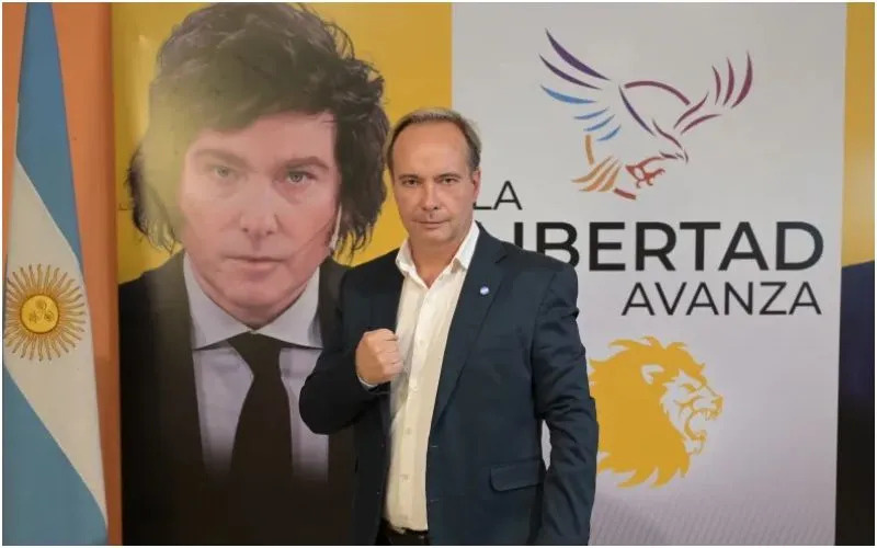 Predsedniku stranke La Libertad Avanza v Chacu grozi preiskava zaradi domnevnih lažnih članstev