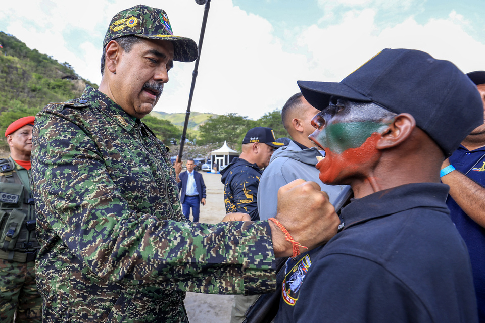 Maduro cree que el "asedio" a Venezuela es una oportunidad para fortalecer la defensa