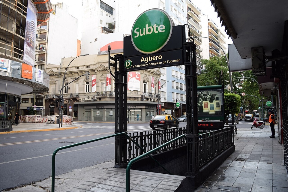 Cierra la estación Agüero de subte por obras