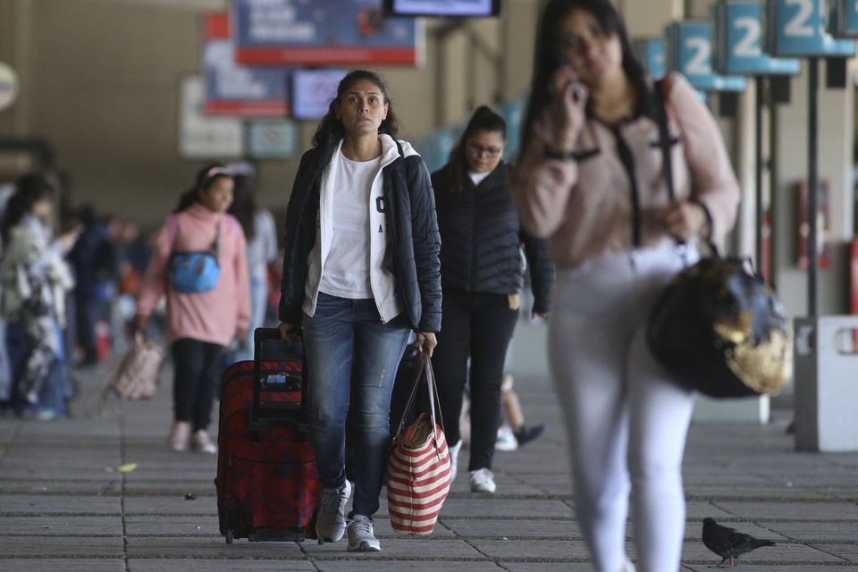 El Gobierno trasladó el feriado del 12 de octubre y habrá un nuevo fin de semana largo