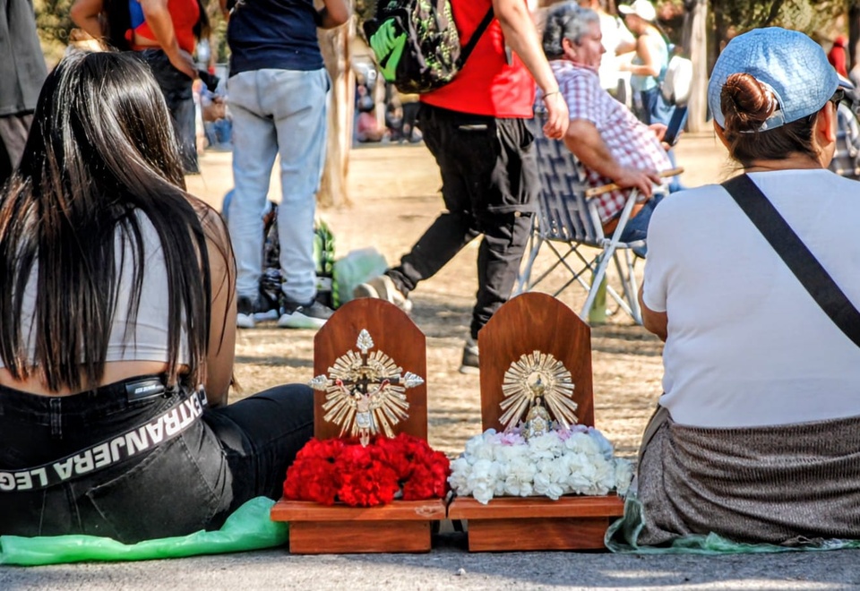 Una multitud de fe: así fue la procesión del Señor del Milagro 2025 en Salta en fotos - Image 2