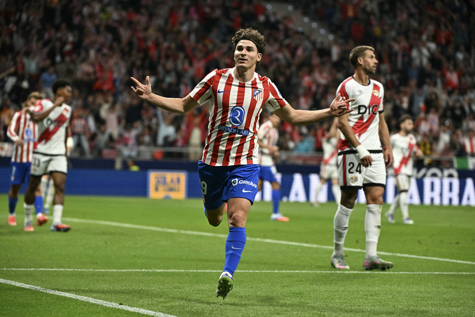 Con tres goles de Julián Alvarez, Atlético de Madrid venció a Rayo Vallecano