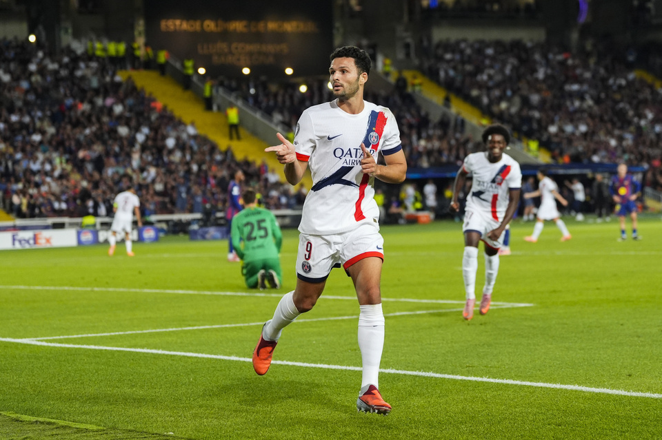 PSG le ganó a Barcelona en el descuento y llegó a la punta