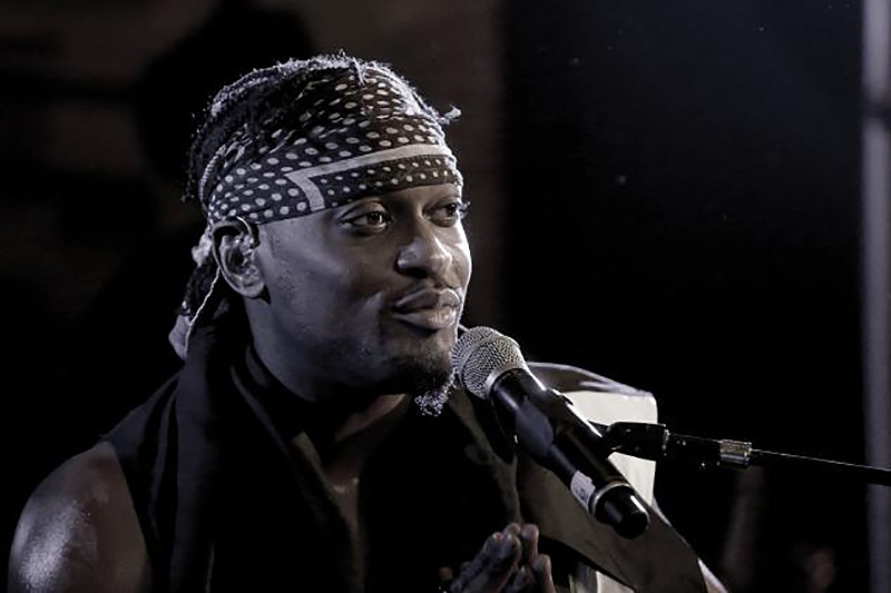 Murió D'Angelo, músico clave de la escena afroamericana