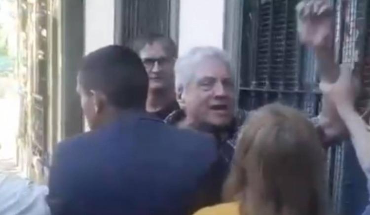 Habló la jubilada agredida por un militante libertario en Quilmes: "Fue muy sorpresivo"