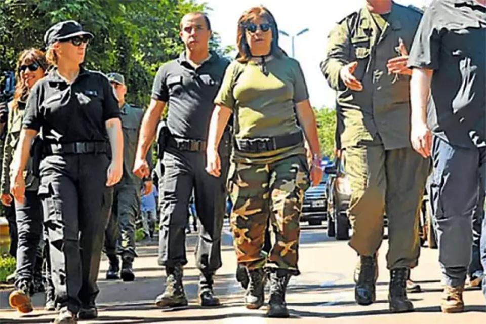 Bullrich y Milei lanzan su propia "guerra contra el terrorismo" con un acuerdo con el FBI