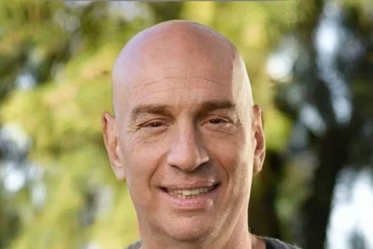 La propuesta de campaña de Santilli: ¿Me pelo o no me pelo?