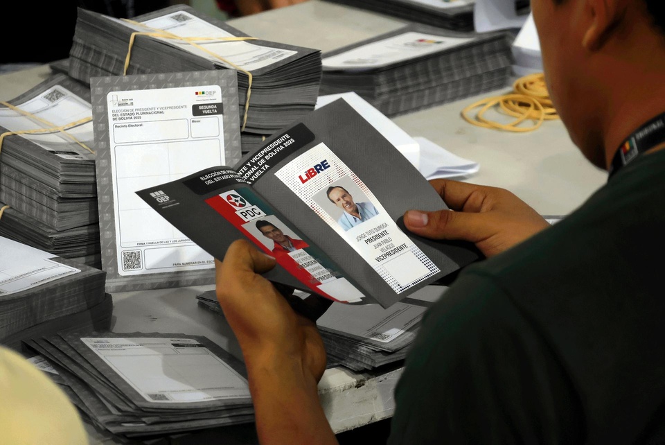 Bolivia elige presidente entre dos candidatos de derecha